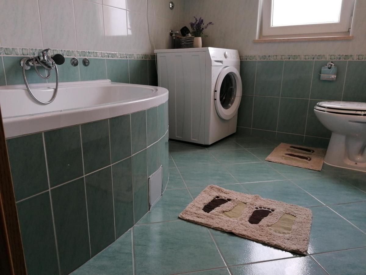 칸파나르 House Mario Near Rovinj 아파트 외부 사진